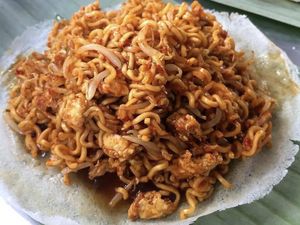 Maknyus! 20 Lumpia Basah Rp 10 Ribuan Ada di Sini Maknyus! 20 Lumpia Basah Rp 10 Ribuan Ada di Sini