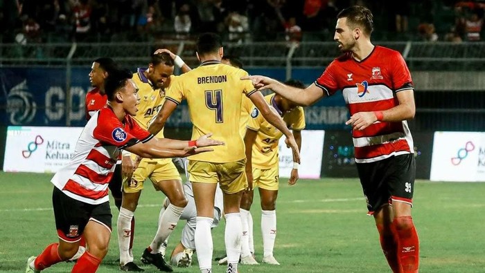 Madura United vs Persik Kediri Madura United vs Persik Kediri