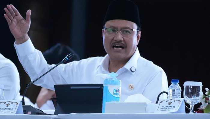 Mensos Saifullah Yusuf (Gus Ipul) Mensos Saifullah Yusuf (Gus Ipul)