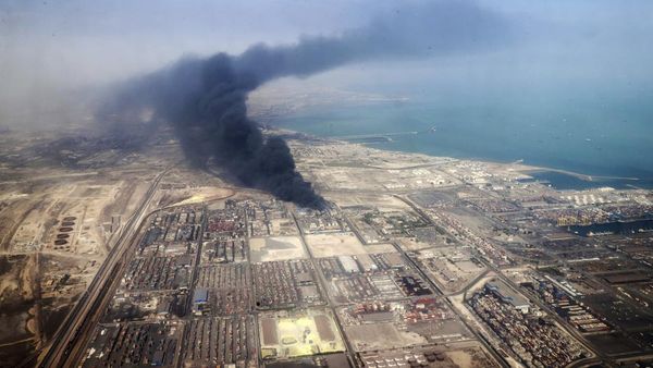 Penampakan dari Udara Ledakan Guncang Pelabuhan Iran