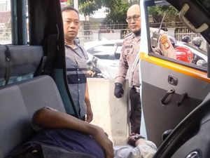 Sopir Angkot di Setiabudi Jaksel Tewas Usai Turunkan Penumpang Sopir Angkot di Setiabudi Jaksel Tewas Usai Turunkan Penumpang