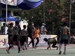 Pelatih Futsal Banting Siswa MI Bersama 6 Orang Saksi Diperiksa Polisi Pelatih Futsal Banting Siswa MI Bersama 6 Orang Saksi Diperiksa Polisi