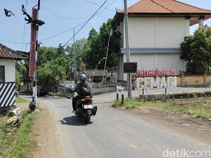 Cegah Kriminalitas, Desa Cemagi Pasang CCTV-Pemeriksaan Identitas Tamu Cegah Kriminalitas, Desa Cemagi Pasang CCTV-Pemeriksaan Identitas Tamu