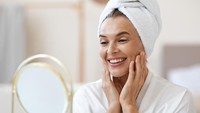 Tanpa Disadari, Ini Kesalahan Skincare yang Membuat Wanita 40+ Cepat Menua