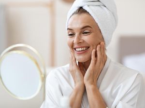 9 Rekomendasi Skincare Lokal untuk Usia 40 Tahun ke Atas, Atasi Kerutan 9 Rekomendasi Skincare Lokal untuk Usia 40 Tahun ke Atas, Atasi Kerutan