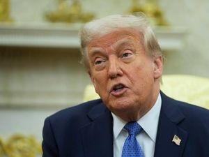 Video: Pujian Trump ke Bos Johnson & Johnson Demi Investasi Lebih Banyak ke AS Video: Pujian Trump ke Bos Johnson & Johnson Demi Investasi Lebih Banyak ke AS