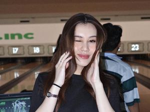 7 Foto Aaliyah Massaid Main Bowling Bareng Bestie, Bumil Makin Cantik Glowing 7 Foto Aaliyah Massaid Main Bowling Bareng Bestie, Bumil Makin Cantik Glowing