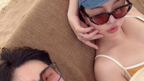 So Happy! Ailee Bulan Madu ke Dubai-Maldives