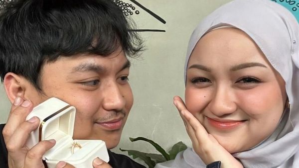 Roasting Bikin Melting, Komika Ate Lamar Allysa Fatkhia