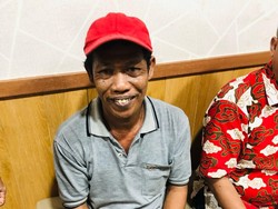 Tampang Buron Pembakar Mobil Polisi Depok Nyengir Usai Menyerahkan Diri