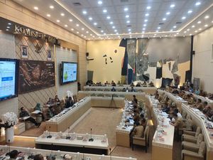 Gubernur Sulteng Curhat di DPR: Wilayah Hancur Ditambang, DBH Hanya Rp 200 M Gubernur Sulteng Curhat di DPR: Wilayah Hancur Ditambang, DBH Hanya Rp 200 M