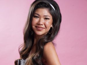 Ngamen di Warung Sayur, Jaz Rowe Buktiin Musik Gak Butuh Panggung Mewah Ngamen di Warung Sayur, Jaz Rowe Buktiin Musik Gak Butuh Panggung Mewah