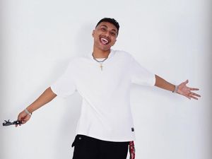 Lirik Lagu Nona Ambon Pica Pica yang Viral Lengkap dengan Artinya Lirik Lagu Nona Ambon Pica Pica yang Viral Lengkap dengan Artinya