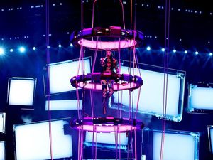 Katy Perry Bikin Panik Lagi, Kesetrum saat Konser Katy Perry Bikin Panik Lagi, Kesetrum saat Konser