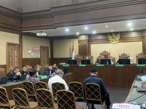 Baca Pleidoi, Mangapul Hakim Pembebas Ronald Tannur Nangis Menyesal Baca Pleidoi, Mangapul Hakim Pembebas Ronald Tannur Nangis Menyesal