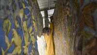 Melihat Pembuatan Batik dengan Pewarna Alami dari Tumbuhan