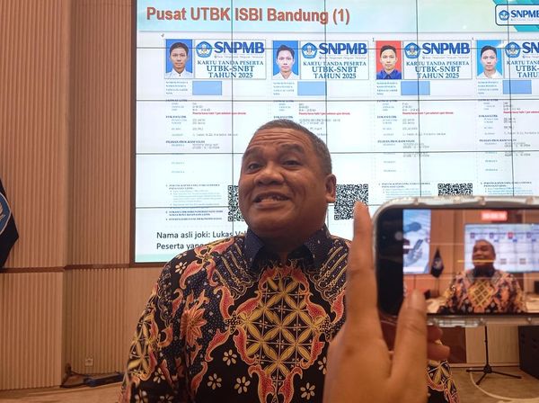 Intip Modus Kecurangan UTBK 2025: Duplikasi Foto Pakai AI - Kacamata Berkamera
