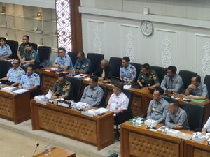 Pemerintah Serahkan DIM RUU Pengelolaan Ruang Udara ke DPR Pemerintah Serahkan DIM RUU Pengelolaan Ruang Udara ke DPR