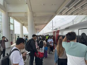 Penumpang Kereta Cepat Tembus 9 Juta! Penumpang Kereta Cepat Tembus 9 Juta!