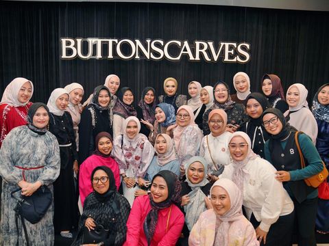 Perayaan anniversary ke-9 tahun Buttonscarves