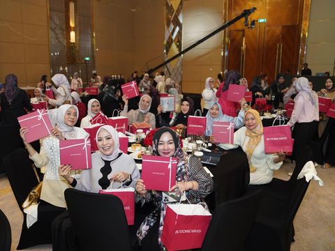 Perayaan anniversary ke-9 tahun Buttonscarves