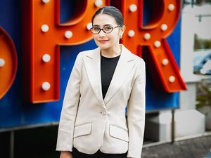 Prilly Latuconsina Kini Jadi Dosen, Ini 7 Potretnya Saat Mengajar Prilly Latuconsina Kini Jadi Dosen, Ini 7 Potretnya Saat Mengajar