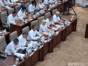 Stok Beras Tembus 3,3 Juta Ton, Beberapa Gudang Bulog Penuh