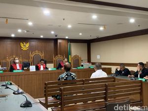 Video: Eks Dirut Jasindo Divonis 3,5 Tahun Bui di Kasus Korupsi Rp 38 M Video: Eks Dirut Jasindo Divonis 3,5 Tahun Bui di Kasus Korupsi Rp 38 M