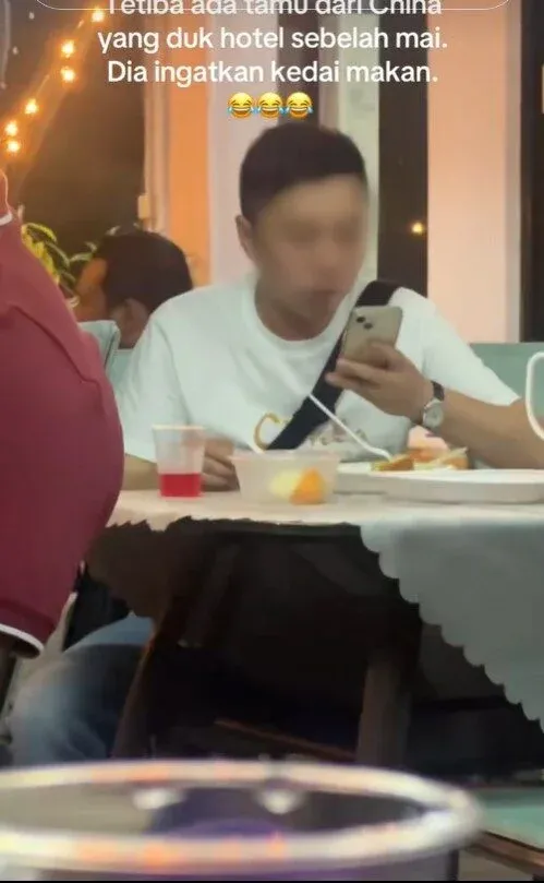 salah mengira acara open house jadi restoran