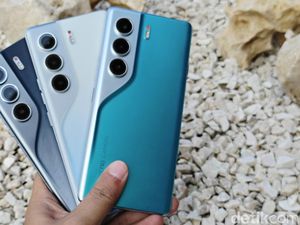Menggenggam Tecno Camon 40 Pro 5G, HP Rp 3 Jutaan Kamera Jadi Unggulan Menggenggam Tecno Camon 40 Pro 5G, HP Rp 3 Jutaan Kamera Jadi Unggulan
