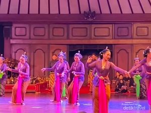 Tari Gambyong dalam Keanggunan Geraknya Tari Gambyong dalam Keanggunan Geraknya