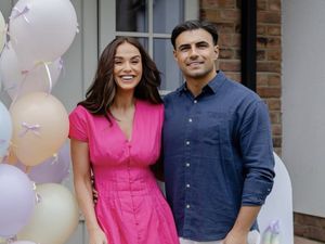 Bintang Reality Show Ini Pilih Tidur Bareng Anjing, Suami Tidur di Kamar Tamu