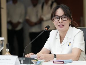 Wawalkot Batam Minta Rieke Tak Sebar Hoax Kekerasan-Kriminalisasi Warga Rempang Wawalkot Batam Minta Rieke Tak Sebar Hoax Kekerasan-Kriminalisasi Warga Rempang