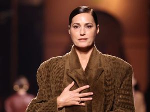 Curhat Yasmin Le Bon Derita Sakit Punggung Usai Bertahun-Tahun Jadi Model Curhat Yasmin Le Bon Derita Sakit Punggung Usai Bertahun-Tahun Jadi Model