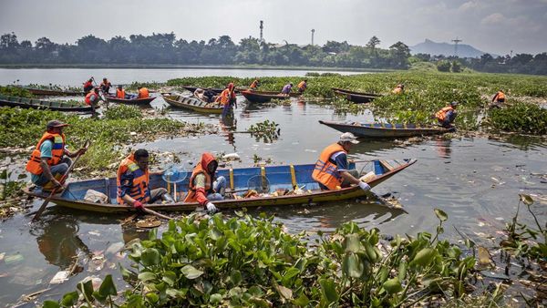 Aksi Bersih-bersih Sungai Citarum Peringati Hari Peduli Sampah Nasional