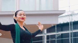 Kenalkan Budaya RI di Jepang, Ariel Tatum Jaipongan