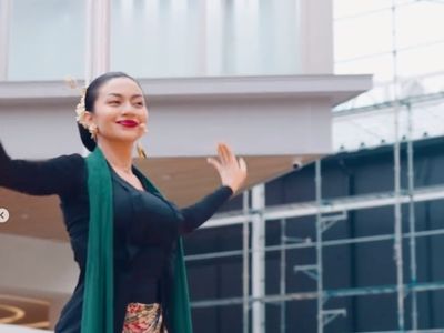 Kenalkan Budaya RI di Jepang, Ariel Tatum Jaipongan