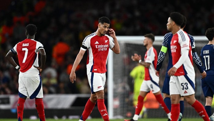 Soccer Football - Champions League - Semi Final - First Leg - Arsenal v Paris Saint Germain - Emirates Stadium, London, Britain - April 29, 2025 Arsenals William Saliba looks dejected after the match REUTERS/Dylan Martinez