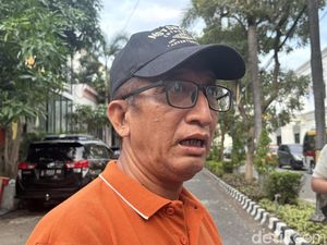 Tanggapan Keluarga Korban Usai Guru Banting Siswa di Surabaya Dipecat Tanggapan Keluarga Korban Usai Guru Banting Siswa di Surabaya Dipecat