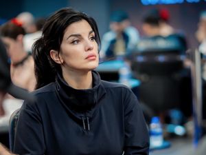 Aylar Lie: Film Porno, Penyesalan dan Iran Aylar Lie: Film Porno, Penyesalan dan Iran