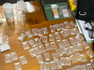 Wanita di Bantaeng Temukan Tas Berisi 30 Gram Sabu di Kebun, Polisi Selidiki Wanita di Bantaeng Temukan Tas Berisi 30 Gram Sabu di Kebun, Polisi Selidiki