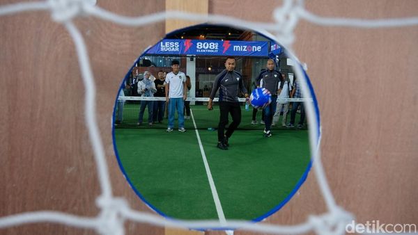 Coach Nova Arianto-Mierza Firjatullah Unjuk Skill Akurasi Shooting