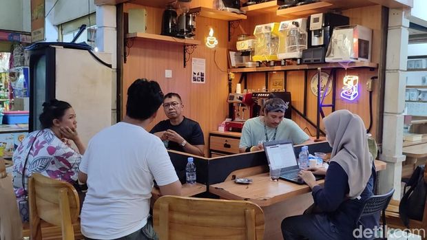 Dunia Kopi Pasar Santa