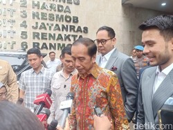 Jokowi Tunjukkan Ijazah SD, SMA hingga UGM ke Penyelidik Polda Metro