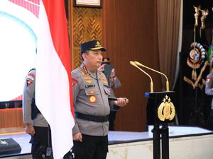 Kapolri Naikkan Pangkat 13 Pati, Akhmad Wiyagus Resmi Sandang Komjen