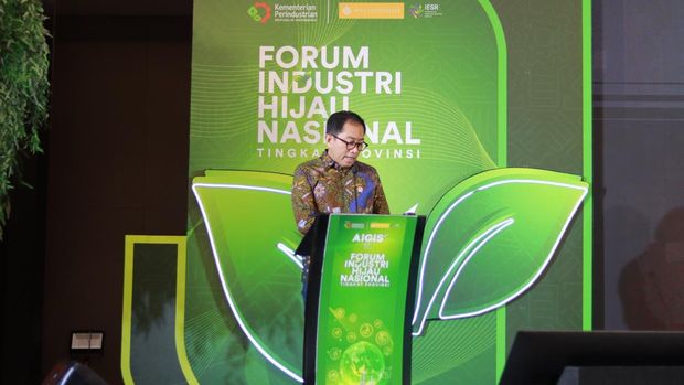 Wakil Menteri Perindustrian Faisol Riza pada pembukaan Forum Industri Hijau 2025 di Bandung, Rabu (30/4).