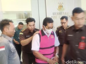 Kepsek SMKN 1 Klungkung Jadi Tersangka Korupsi Dana Komite dan PIP Kepsek SMKN 1 Klungkung Jadi Tersangka Korupsi Dana Komite dan PIP