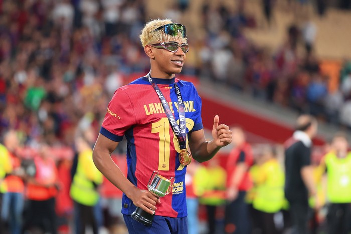 SEVILLE, SPAIN - APRIL 26: Lamine Yamal of FC Barcelona celebrates after winning the Copa del Rey Final match between FC Barcelona and Real Madrid at Estadio de La Cartuja on April 26, 2025 in Seville, Spain. (Photo by Fran Santiago/Getty Images)