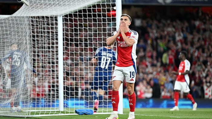 LONDON, ENGLAND - APRIL 29: Leandro Trossard of Arsenal reacts after he has a shot saved during the UEFA Champions League 2024/25 Semi Final First Leg match between Arsenal FC and Paris Saint-Germain at Emirates Stadium on April 29, 2025 in London, England. (Photo by Stuart MacFarlane/Arsenal FC via Getty Images)