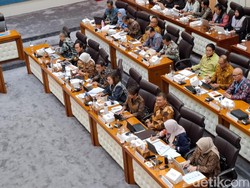 Menteri Ekonomi Kreatif Usul Dana Abadi buat Pembiayaan